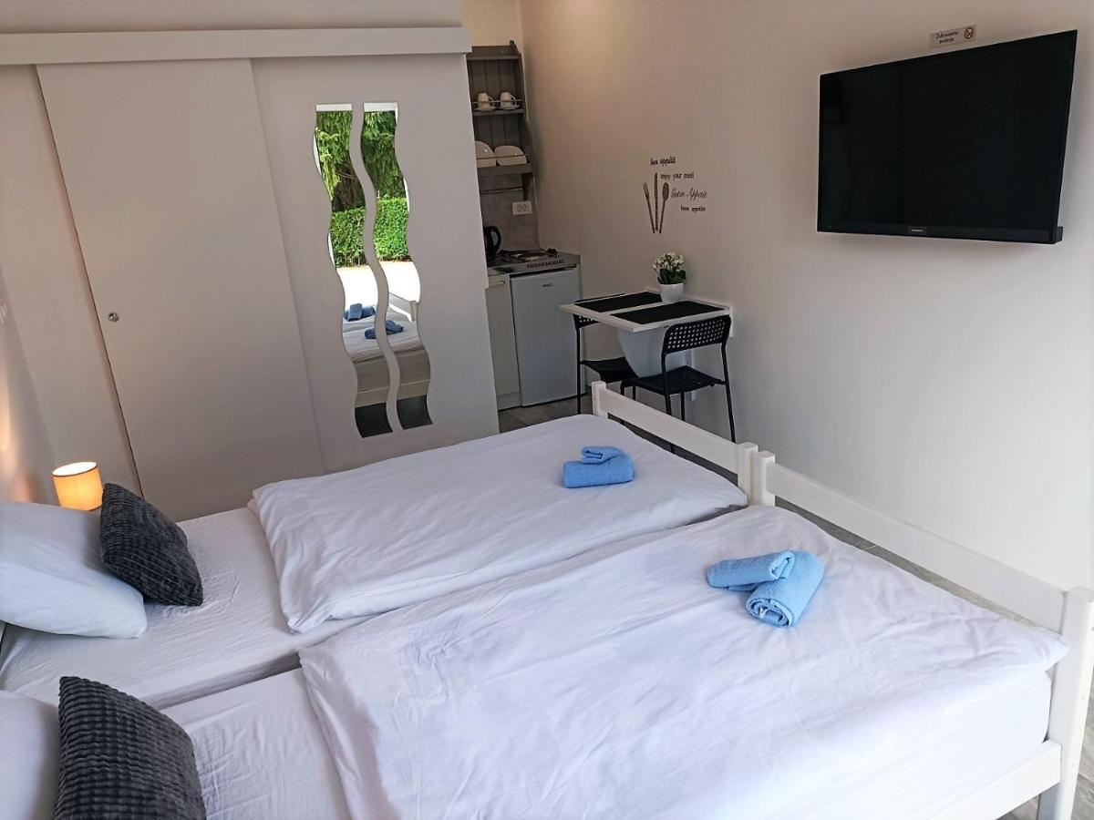 Studio Apartman Brletic Tounj Zewnętrze zdjęcie