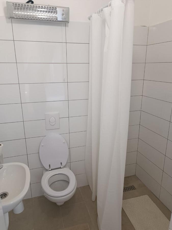 Studio Apartman Brletic Tounj Zewnętrze zdjęcie