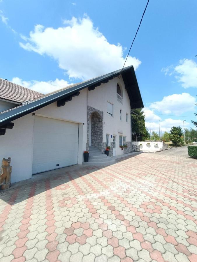 Studio Apartman Brletic Tounj Zewnętrze zdjęcie